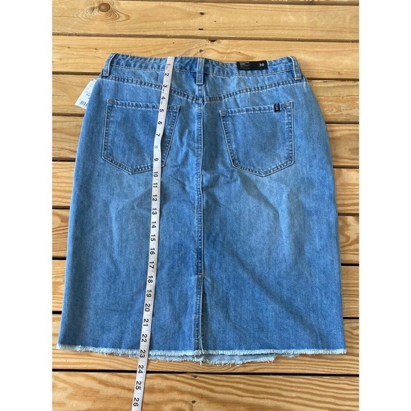 NWT Buffalo David Bitton Denim Skirt Size 30 High Rise Back Slit Raw Hem $79 - Picture 9 of 10